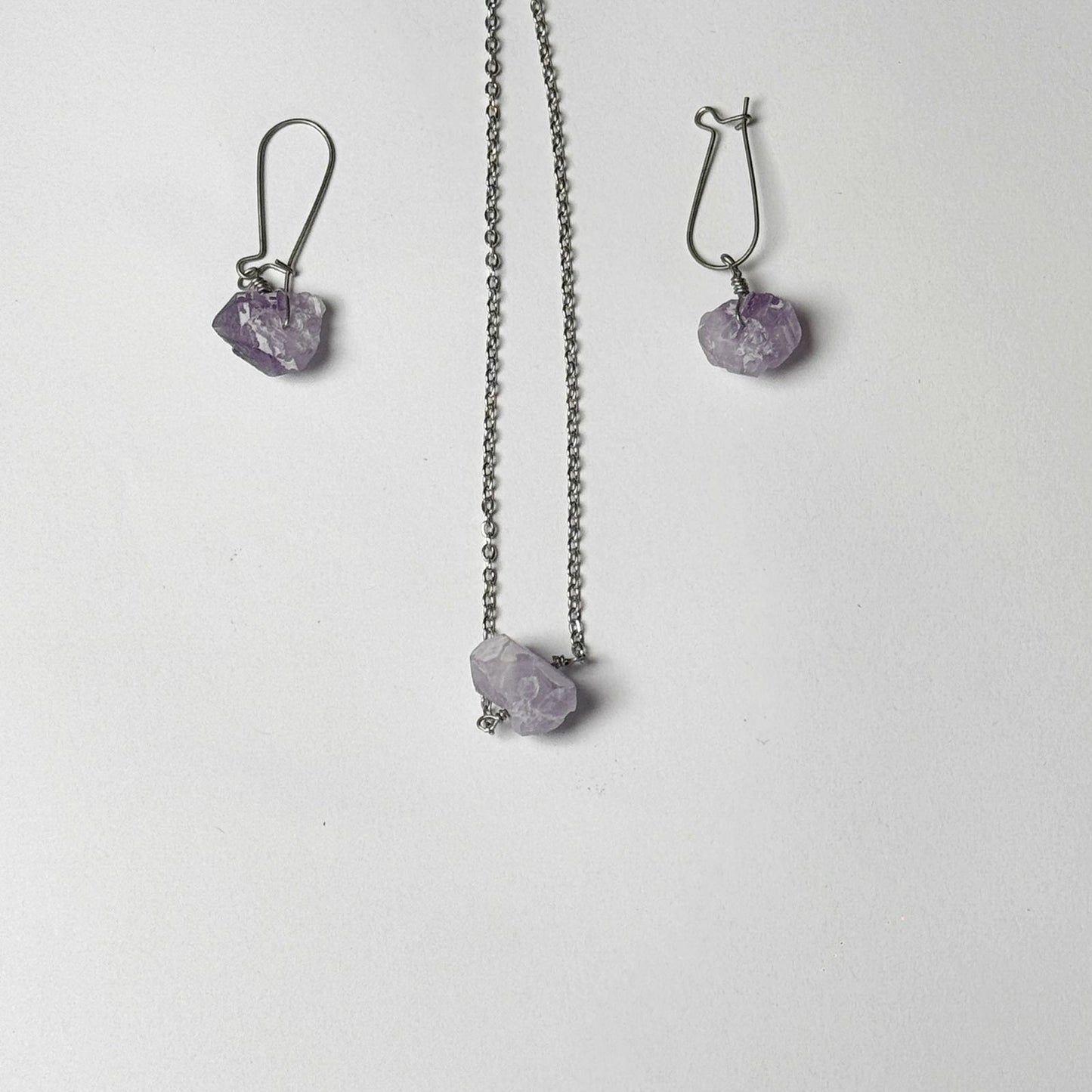 Bundle Stone necklace with earrings